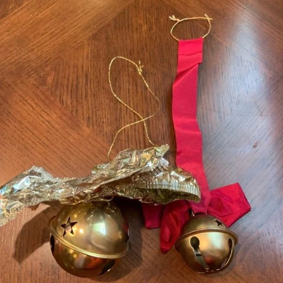 Farmhouse Style Hanging Gold and Red Star Classic Christmas Bells Christmas - Picture 4 of 4